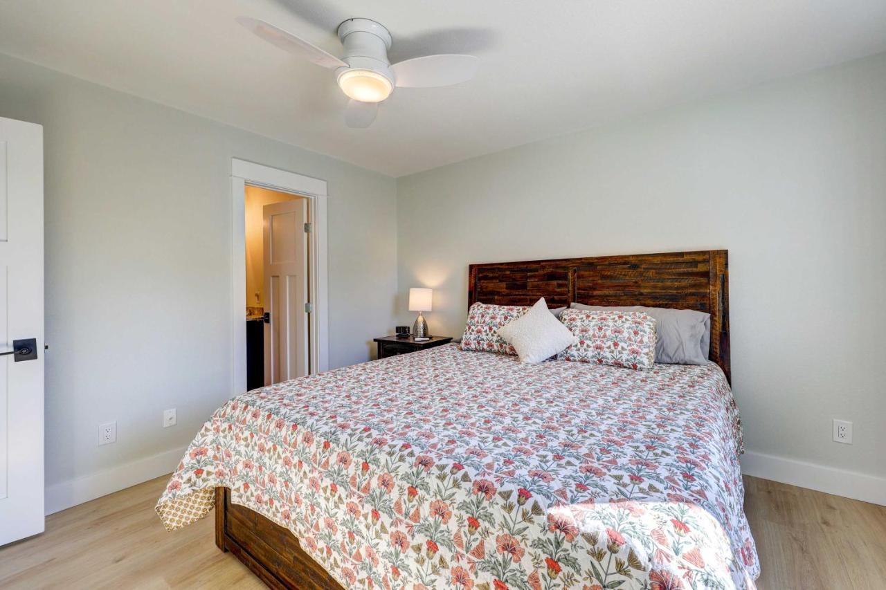 Chic Bentonville Home With Patio And Fire Pit! Экстерьер фото
